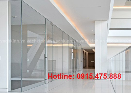 Vách kính cường lực tại Hàng Đào | vach kinh cuong luc tai Hang Dao